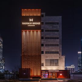 Mansion Bridge Cheonan，位于天安市的酒店