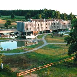 Amenity Hotel & Resort Česká Kanada，位于新比斯特日采的酒店