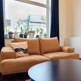 Cosy Courtyard House Hasselt，位于哈瑟尔特的酒店