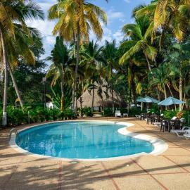 Hotel Palma Real Resort,位于Las Ceibas的酒店