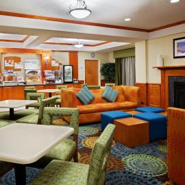 Holiday Inn Express Richmond-Brandermill-Hull Street by IHG，位于Brandermill的酒店
