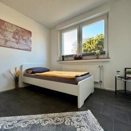 Relax24 - Großes 3 Schlafzimmer Apartment für 5 - Wyler，位于克拉嫩堡的酒店