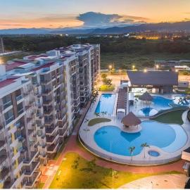 Condominio Familiar en Peñazul Ricaurte Multiples Piscinas，位于里考尔特的酒店