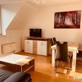 StayHere24 Maisonette-Wohnung mit großem Garten，位于莱比锡的酒店
