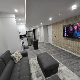 Cozy 2 Bedroom basement Suite，位于卡尔加里的酒店