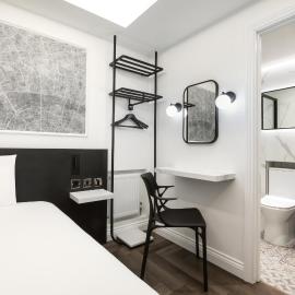STG Hotel Oxford Street - formerly St Giles London Hotel，位于伦敦的酒店
