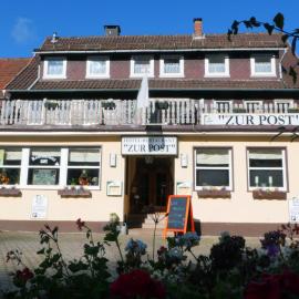 Hotel zur Post，位于韦耶达的酒店