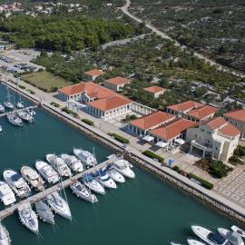 Apartment ACI Marina CRES，位于茨雷斯的酒店