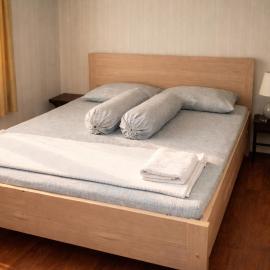 Fideluna Beach Bungalow，位于Insyurifuri的酒店