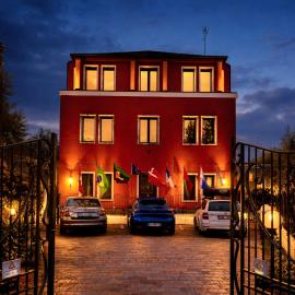 Venice Luxury Apartment，位于马格拉的酒店