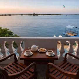 Dinuda Lagoon Hotel，位于卡尔皮蒂耶的酒店