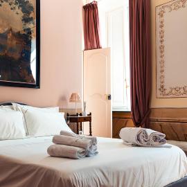 Palazzo Ricardi Chambres d'hotes，位于因佩里亚的酒店