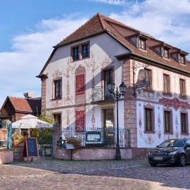 The Originals Boutique, Hôtel La Ferme du Pape, Eguisheim，位于埃圭斯海姆的酒店