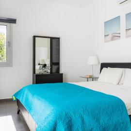 2BR Garden Condo_Protaras，位于帕拉利米尼的酒店