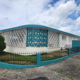 3BR Apartment, Blue Ocean Suites, Manati，位于马纳蒂的酒店