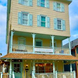 Beachliner Hotel，位于欧申格罗夫的酒店