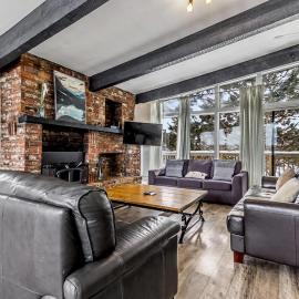 Mountain View-Backyard-Air-Conditioning-BBQ-15mins walk Blue Mountain Village，位于蓝山的酒店