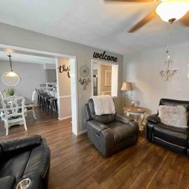 Beechside Breeze Luxury Condo with Pool Hot tub，位于榉木山的酒店