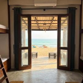 Trinco Beach Bunks，位于亭可马里的酒店