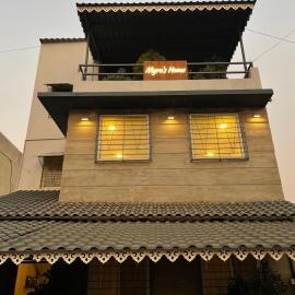 Myra Villa Kolhapur Entire Private Home，位于戈尔哈布尔的酒店