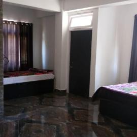 Hotel Aditya，位于Aritar的酒店