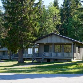 Brändön Lodge Full Service cabin，位于吕勒奥的酒店