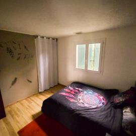 Chambre chez l'habitant- maison partagée，位于Paulhan的酒店