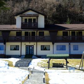 NAD Inn，位于萨提克的酒店