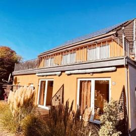 Ferienhaus Stark Apartment 02 inklusive Frühstück vom Büffet，位于拉尔斯维克的酒店