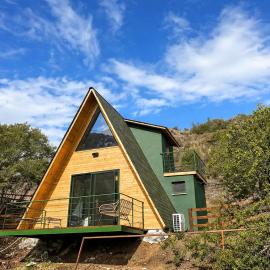 Family-Friendly Mountain Cabin with Playground，位于Arakapas的酒店