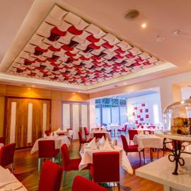 Mantra Charles Hotel，位于朗塞斯顿的酒店