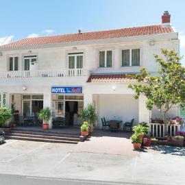 Hotel Villa Matić,位于内乌姆的酒店