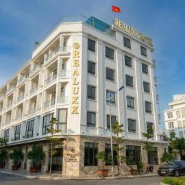 Realux Hotel FLC Sam Son，位于岑山的酒店