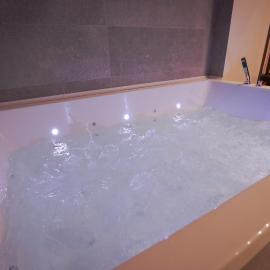 Vinatea Suites con jacuzzi privado en el centro de Morella，位于莫雷拉的酒店
