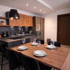 Msida Modern & Bright 2-Bedroom Apartment，位于姆西达的酒店