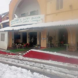 Hôtel des cedresazrou，位于艾兹鲁的酒店