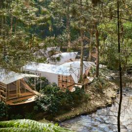 LuxCamp Pangalengan By Horison，位于Pengalengan的酒店