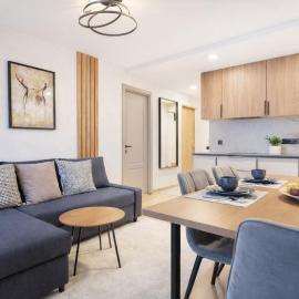 Beautiful 2 rooms apartment near the lake，位于特拉凯的酒店