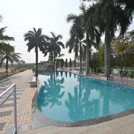 MM Resort and Restaurant，位于比莱的酒店