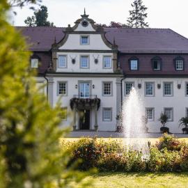 Wald & Schlosshotel Friedrichsruhe，位于Friedrichsruhe的酒店