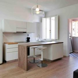Elegant 2BR Apartment 2 Bathrooms Sleeps 6，位于佛罗伦萨的酒店
