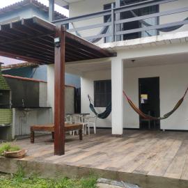 Casa para relaxar a 600 M da Praia do Paí Vitório,位于布希奥斯的酒店