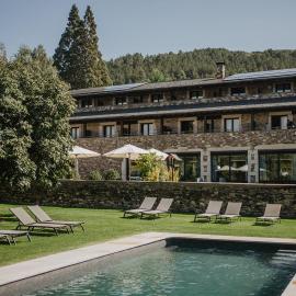 Hotel Bernat de So，位于利维亚的酒店