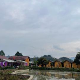 Lý Tà Dào Homestay，位于Quản Bạ的酒店