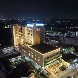 Hotel Fortunagrande Jember By Fosia Hotels，位于任抹的酒店