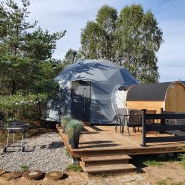 Glamping Podniebny，位于博尔斯克的酒店