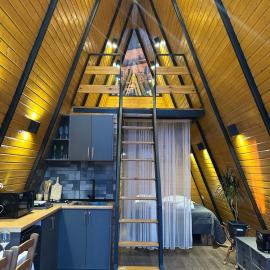 Orange Cottage，位于Agara的酒店