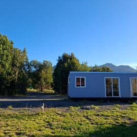 Tu refugio en el sur, tiny house con vista al Volcán Calbuco a 30 minutos de Puerto Montt，位于Quillaipe的酒店