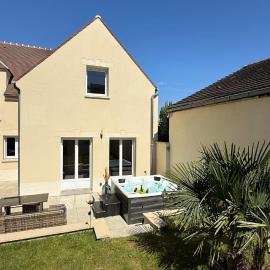 Magnifique villa 12 pers - 6 chambres avec salle de bain privative au Calme - 30 min Asterix - Ecrin de charme，位于贡比涅的酒店