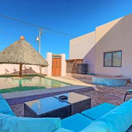 Colorful Oceanview Home with Pool Casa en el Cielo